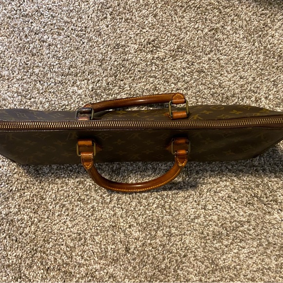 Louis Vuitton Monogram Sac Triangle Handbag - Picture 8 of 11